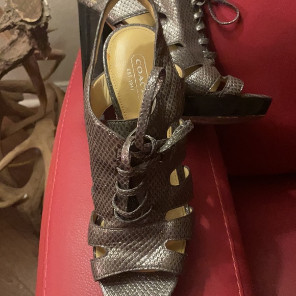 Coach heels size 8.5 - Picture 2 of 5